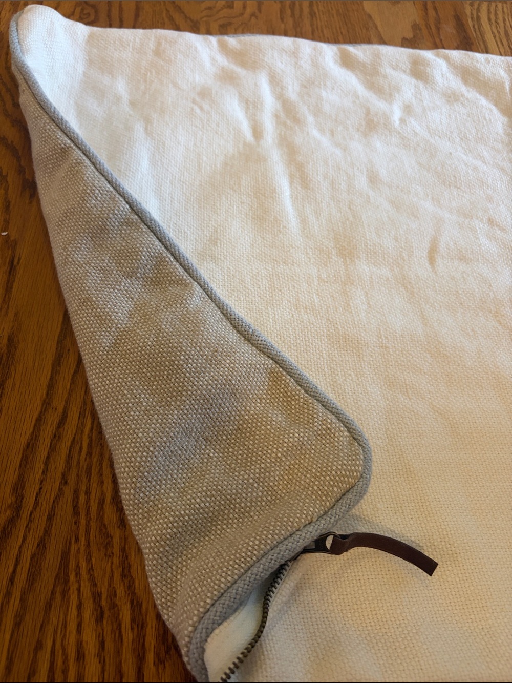 Pottery Barn Everyday Linen Pillow Cover EUC 20x20”